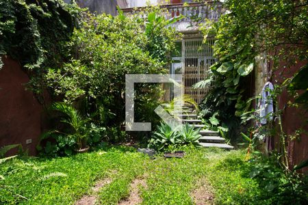 Casa à venda com 200m², 2 quartos e 2 vagas Casa à venda com 200m², 2 quartos e 2 vagasJardim