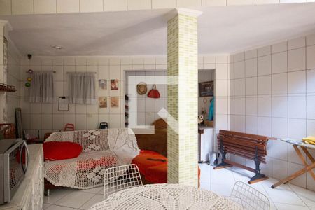 Casa à venda com 200m², 2 quartos e 2 vagas Casa à venda com 200m², 2 quartos e 2 vagasÁrea de Serviço