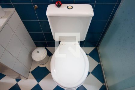 Casa à venda com 200m², 2 quartos e 2 vagas Casa à venda com 200m², 2 quartos e 2 vagasBanheiro 3