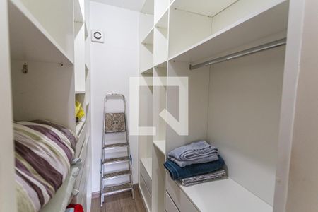 Closet da Suíte de apartamento para alugar com 2 quartos, 61m² em Nova Floresta, Belo Horizonte