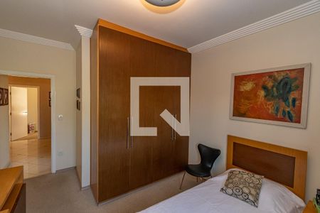 Casa de condomínio à venda com 520m², 4 quartos e 2 vagasQuarto