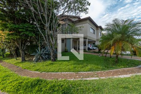 Casa de condomínio à venda com 520m², 4 quartos e 2 vagasFachada