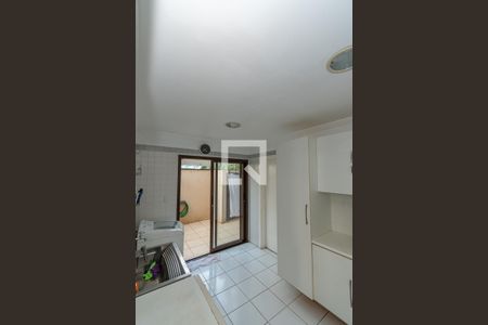 Casa de condomínio à venda com 520m², 4 quartos e 2 vagasÁrea de Serviço