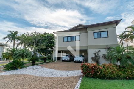 Casa de condomínio à venda com 520m², 4 quartos e 2 vagasFachada