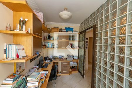 Casa de condomínio à venda com 520m², 4 quartos e 2 vagasEscritório 2