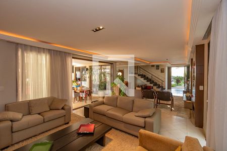 Sala de TV de casa de condomínio à venda com 4 quartos, 520m² em Loteamento Alphaville Campinas, Campinas