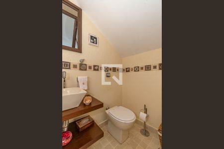 Casa de condomínio à venda com 520m², 4 quartos e 2 vagasLavabo