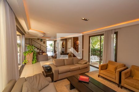 Sala de TV de casa de condomínio à venda com 4 quartos, 520m² em Loteamento Alphaville Campinas, Campinas