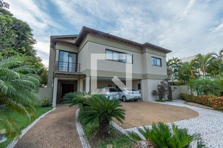 Casa de condomínio à venda com 520m², 4 quartos e 2 vagasFachada