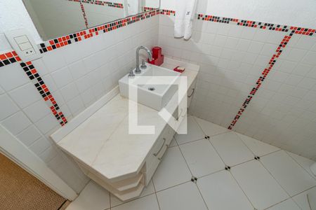 Casa de condomínio à venda com 520m², 4 quartos e 2 vagasDetalhe Banheiro da Suíte 3