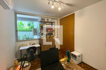 Quarto 1 de apartamento à venda com 2 quartos, 86m² em Leme, Rio de Janeiro