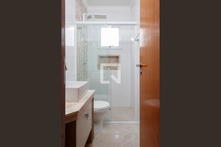 Casa de condomínio à venda com 120m², 3 quartos e 2 vagasBanheiro da suíte