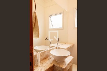 Casa de condomínio à venda com 120m², 3 quartos e 2 vagasBanheiro social