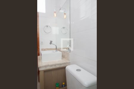 Casa de condomínio à venda com 120m², 3 quartos e 2 vagasBanheiro da suíte