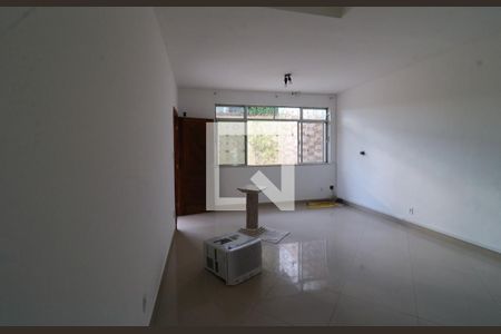 Sala de casa à venda com 3 quartos, 246m² em Jardim Carioca, Rio de Janeiro