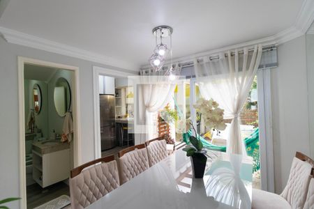 Sala de casa de condomínio à venda com 2 quartos, 150m² em Parque Rural Fazenda Santa Cândida, Campinas