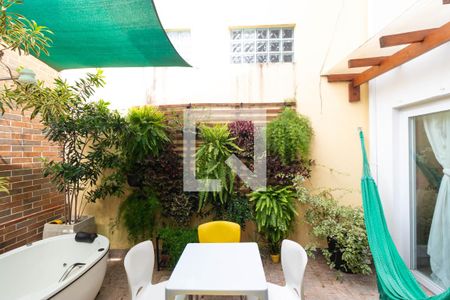 Casa de condomínio à venda com 150m², 2 quartos e 2 vagas Casa de condomínio à venda com 150m², 2 quartos e 2 vagasQuintal