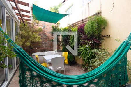 Casa de condomínio à venda com 150m², 2 quartos e 2 vagas Casa de condomínio à venda com 150m², 2 quartos e 2 vagasQuintal