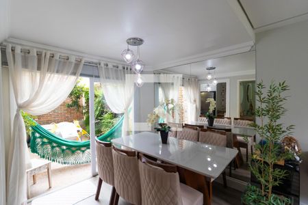 Sala de casa de condomínio à venda com 2 quartos, 150m² em Parque Rural Fazenda Santa Cândida, Campinas