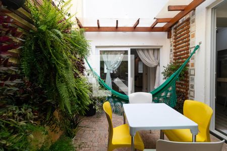 Casa de condomínio à venda com 150m², 2 quartos e 2 vagas Casa de condomínio à venda com 150m², 2 quartos e 2 vagasQuintal