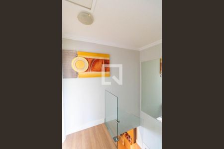 Casa de condomínio à venda com 150m², 2 quartos e 2 vagas Casa de condomínio à venda com 150m², 2 quartos e 2 vagasEscada