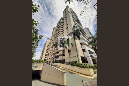 Apartamento à venda com 70m², 2 quartos e 2 vagasFachada