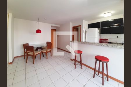 Sala de apartamento à venda com 2 quartos, 70m² em Barra da Tijuca, Rio de Janeiro
