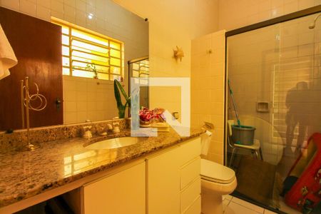 Casa à venda com 300m², 4 quartos e 2 vagasBanheiro 