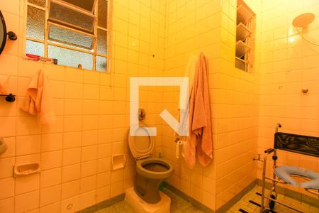 Casa à venda com 300m², 4 quartos e 2 vagasBanheiro 1