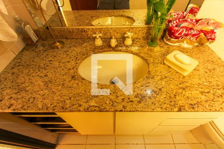 Casa à venda com 300m², 4 quartos e 2 vagasBanheiro 2