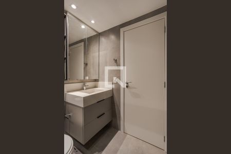 Banheiro de kitnet/studio à venda com 1 quarto, 57m² em Mont Serrat, Porto Alegre