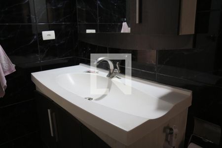 Casa à venda com 300m², 7 quartos e 10 vagasBanheiro casa 3