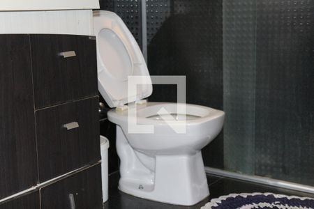 Casa à venda com 300m², 7 quartos e 10 vagasBanheiro casa 3