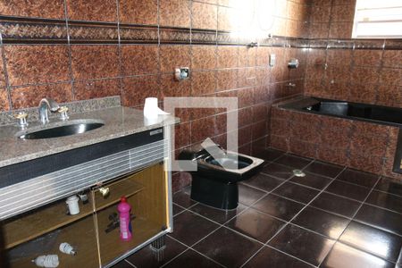 Casa à venda com 300m², 7 quartos e 10 vagasBanheiro casa 2