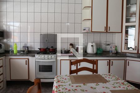 Casa à venda com 300m², 7 quartos e 10 vagasCozinha casa 1