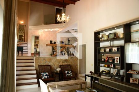 Casa para alugar com 4 quartos, 699m² em Granja Viana, Cotia