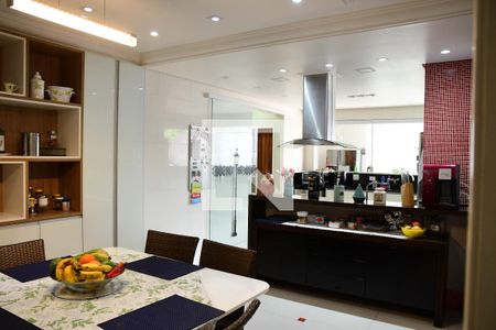 Casa para alugar com 699m², 4 quartos e 4 vagasCozinha
