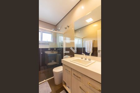 Casa de condomínio à venda com 705m², 5 quartos e 8 vagasBanheiro da Suíte 1