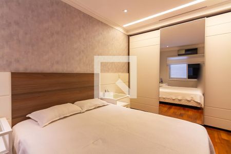 Casa de condomínio à venda com 705m², 5 quartos e 8 vagasSuíte 1