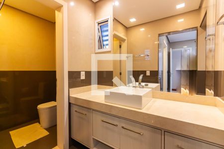 Casa de condomínio à venda com 705m², 5 quartos e 8 vagasBanheiro da Suíte 4