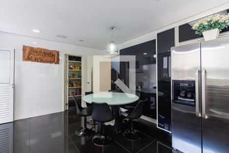 Casa de condomínio à venda com 705m², 5 quartos e 8 vagasCozinha