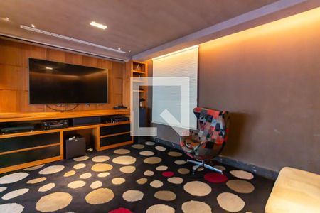 Sala de TV de casa de condomínio à venda com 5 quartos, 705m² em Adalgisa, Osasco