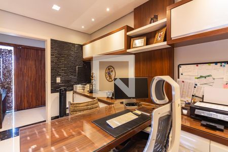 Casa de condomínio à venda com 705m², 5 quartos e 8 vagasEscritório