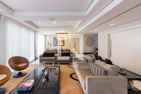 Casa de condomínio à venda com 705m², 5 quartos e 8 vagasSala