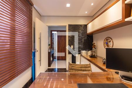 Casa de condomínio à venda com 705m², 5 quartos e 8 vagasEscritório