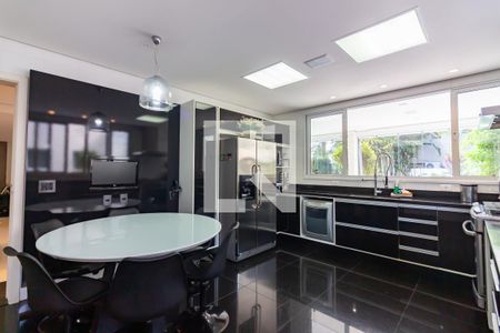 Casa de condomínio à venda com 705m², 5 quartos e 8 vagasCozinha