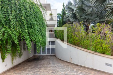 Casa de condomínio à venda com 705m², 5 quartos e 8 vagasFachada