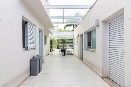 Casa de condomínio à venda com 705m², 5 quartos e 8 vagasQuintal