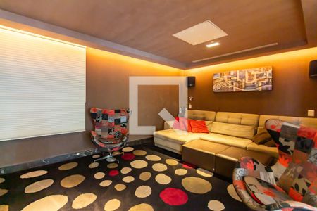 Sala de TV de casa de condomínio à venda com 5 quartos, 705m² em Adalgisa, Osasco