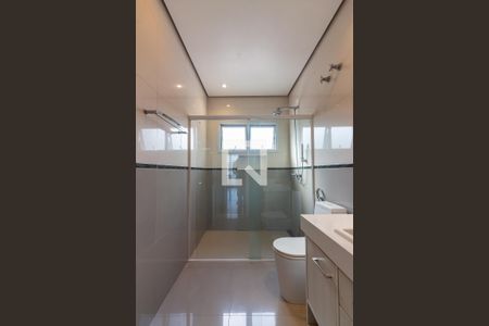 Casa de condomínio à venda com 705m², 5 quartos e 8 vagasBanheiro da Suíte 2